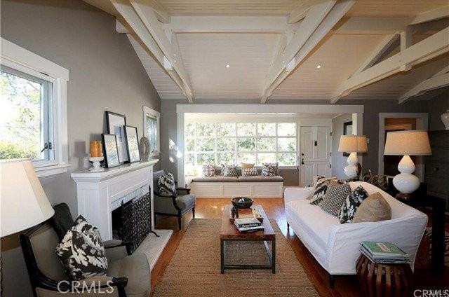 555 Bluebird Canyon Dr - Photo 4 of 6