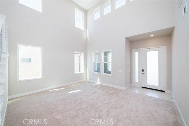 63 Harlow - Photo 3 of 8