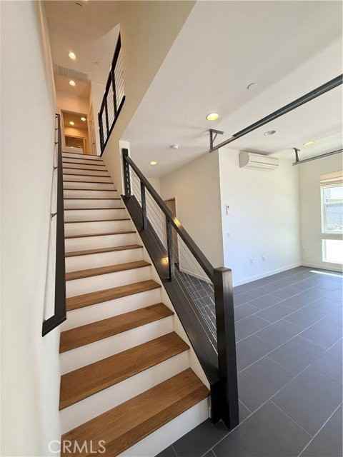 1527 Sullivan Ave - Photo 6 of 8