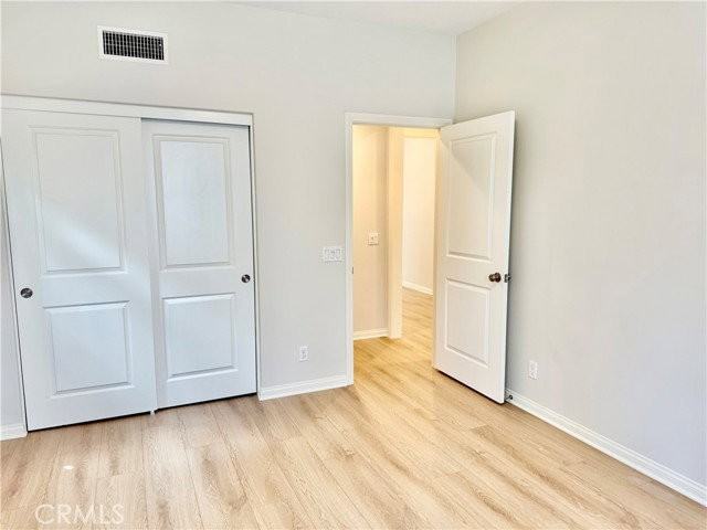 102 Chestnut Grv - Photo 3 of 8