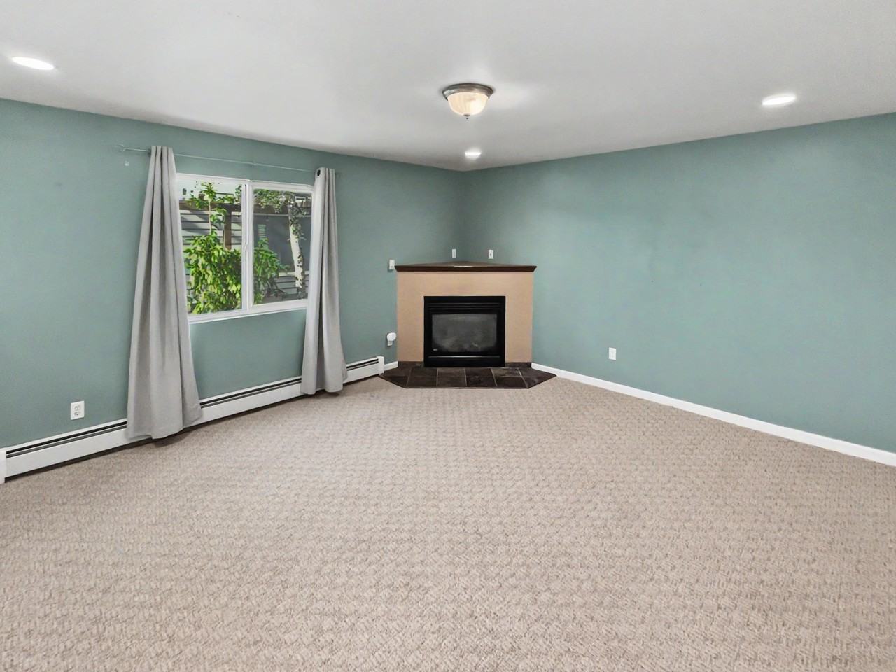 617 N Street - D #D - Photo 3 of 8