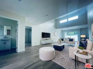 22131 Victory Blvd - Photo 3 of 8