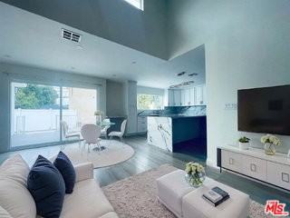 22131 Victory Blvd - Photo 7 of 8
