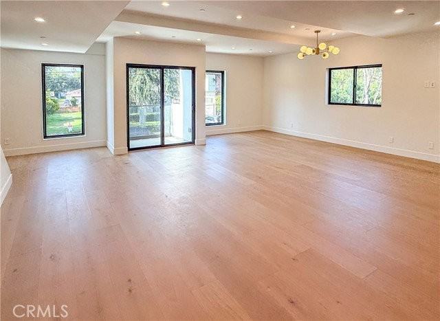 12816 Bloomfield St - Photo 4 of 8