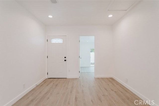 18308 Gresham St - Photo 7 of 7