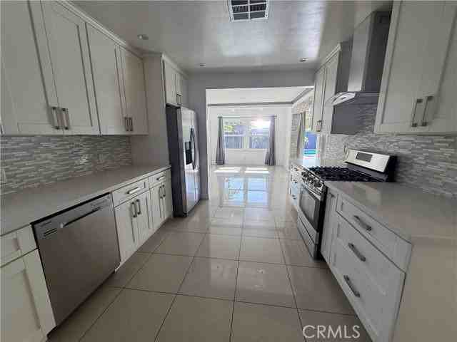 7017 Mary Ellen Ave - Photo 5 of 8