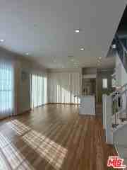 20812 W Bur Oak Cir - Photo 4 of 8