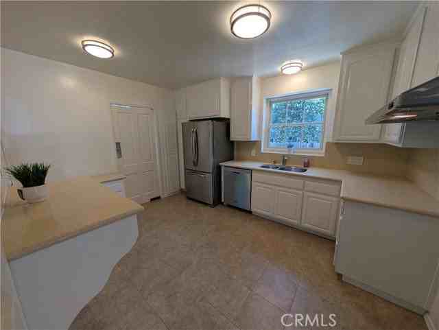 582 N Sunnyslope Ave - Photo 3 of 8
