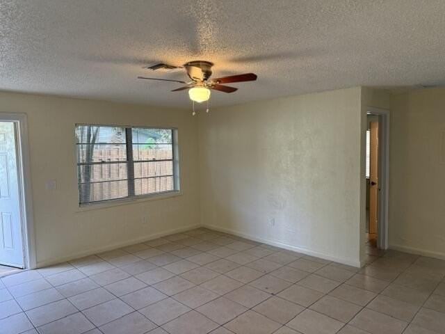 4911 Gulfstream Rd - Photo 4 of 17