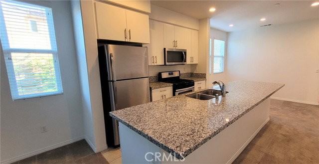 278 S Arroyo Dr #D - Photo 3 of 8