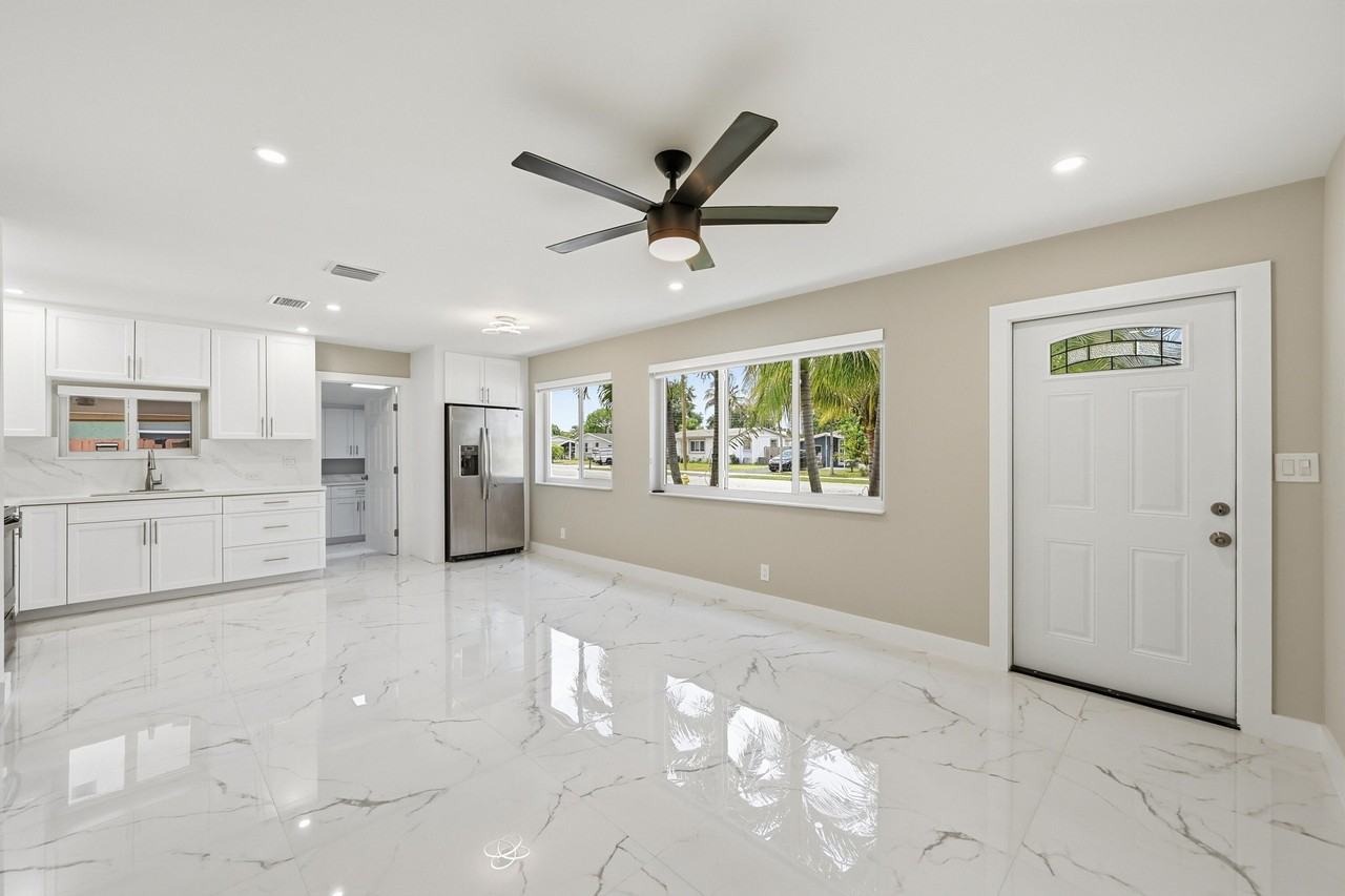 4380 Nw 59th Ct - Photo 4 of 22