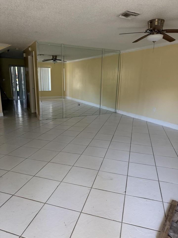 9741 Nw 37th St - Photo 3 of 15