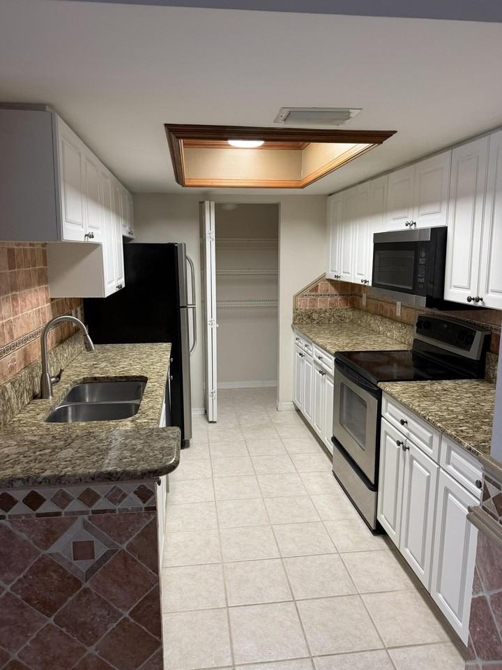 1500 Crestwood Ct S #1503 - Photo 4 of 19