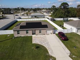 402 Ne Mainsail St - Photo 1 of 1