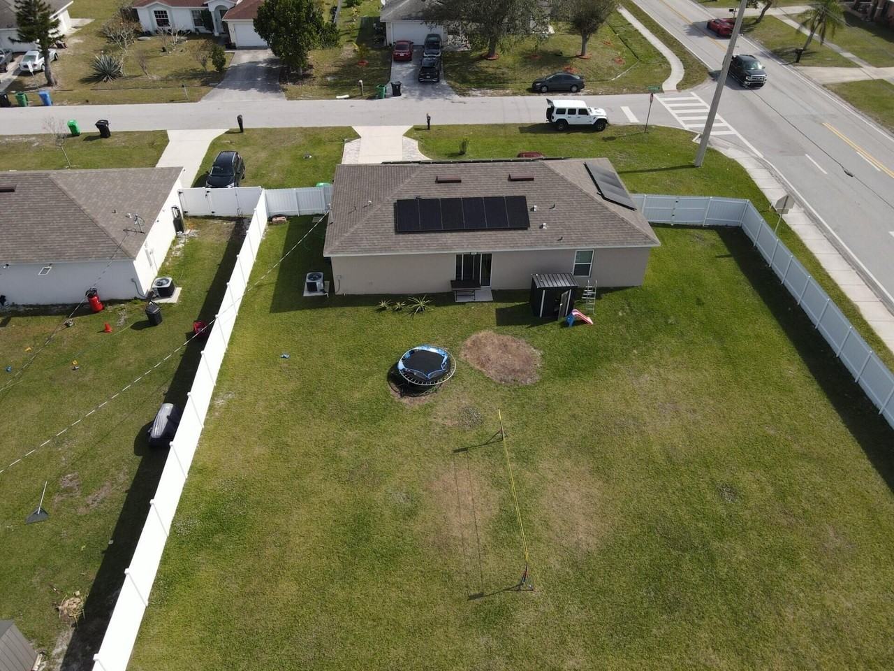 402 Ne Mainsail St - Photo 4 of 22