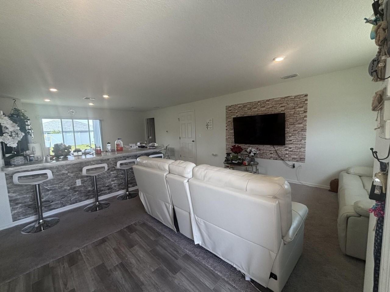 402 Ne Mainsail St - Photo 5 of 22