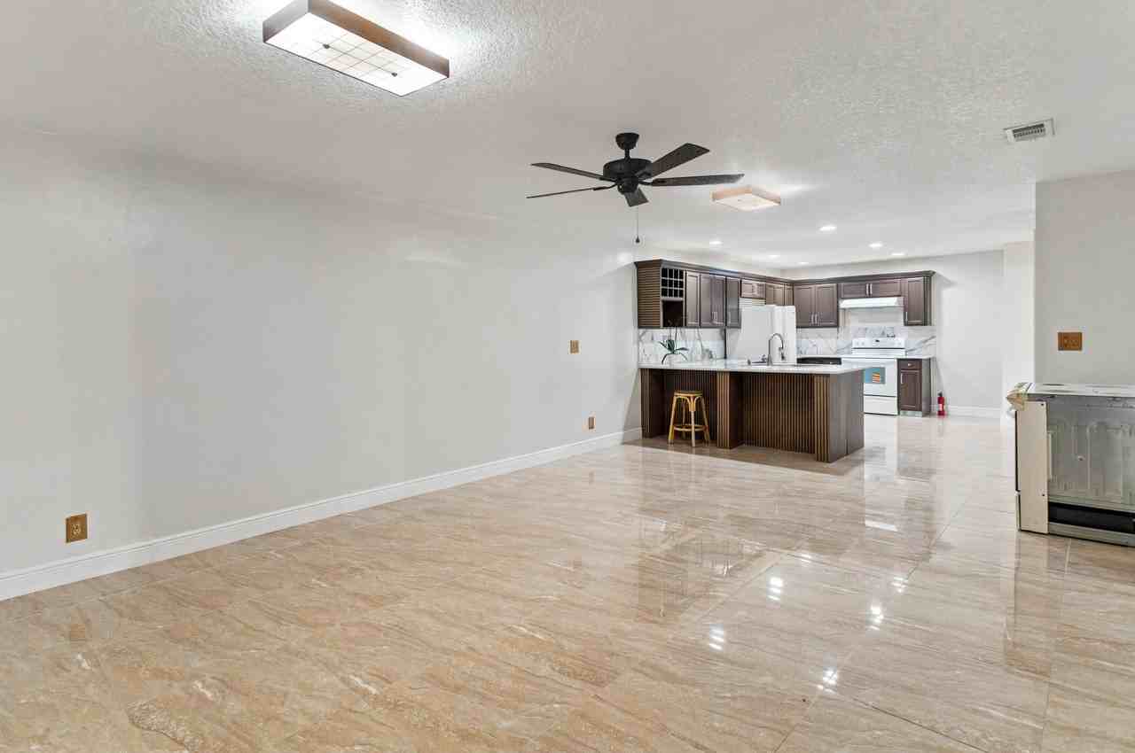 4851 Nw 17th St - Photo 5 of 11