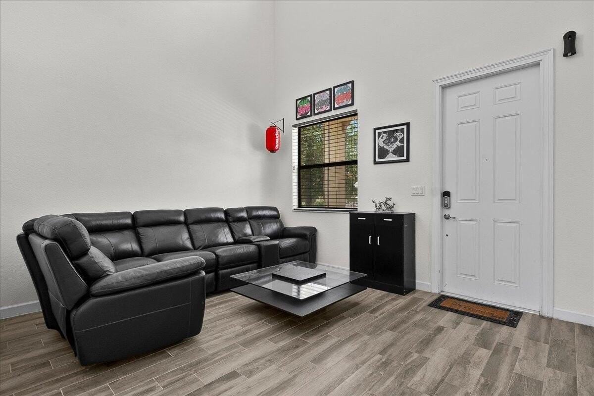 6021 Night Heron Ct - Photo 4 of 32
