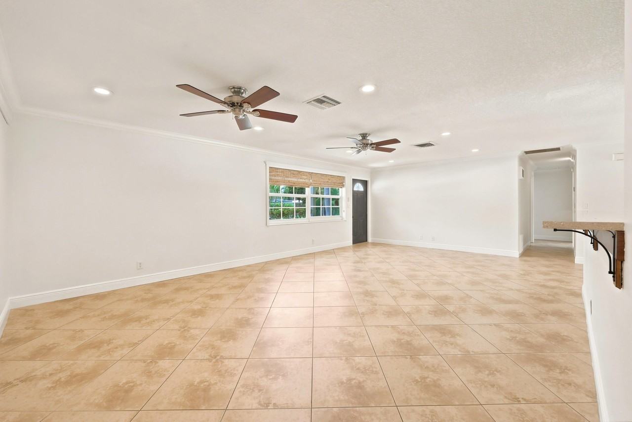 1222 Sw 5th St - Photo 6 of 50