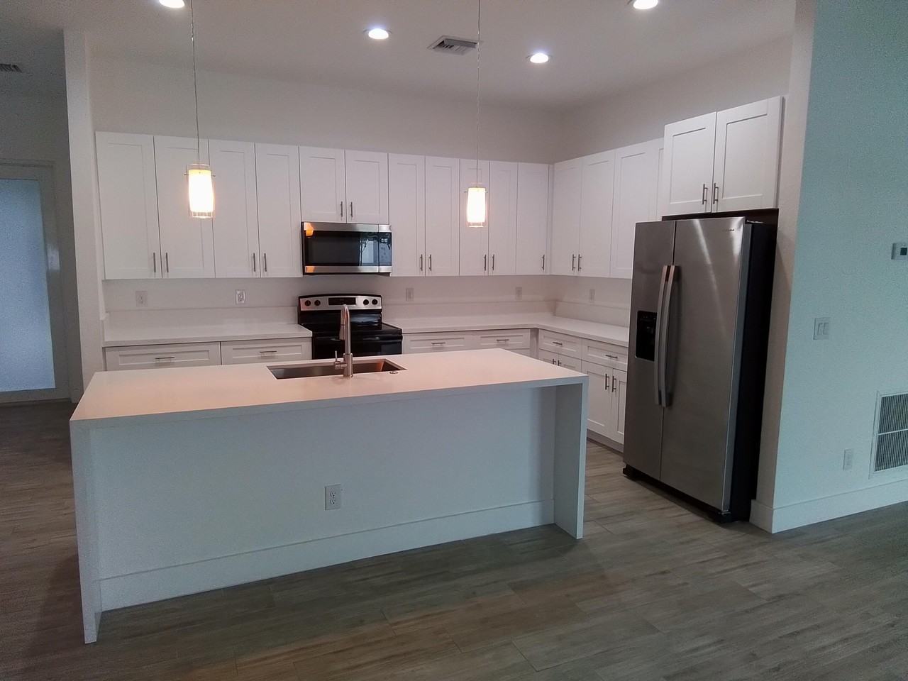 1258 Sw Santiago Ave - Photo 7 of 26