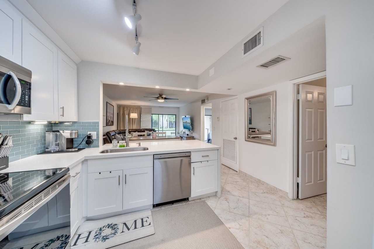 3939 Ne 5th Ave #D103 - Photo 2 of 22