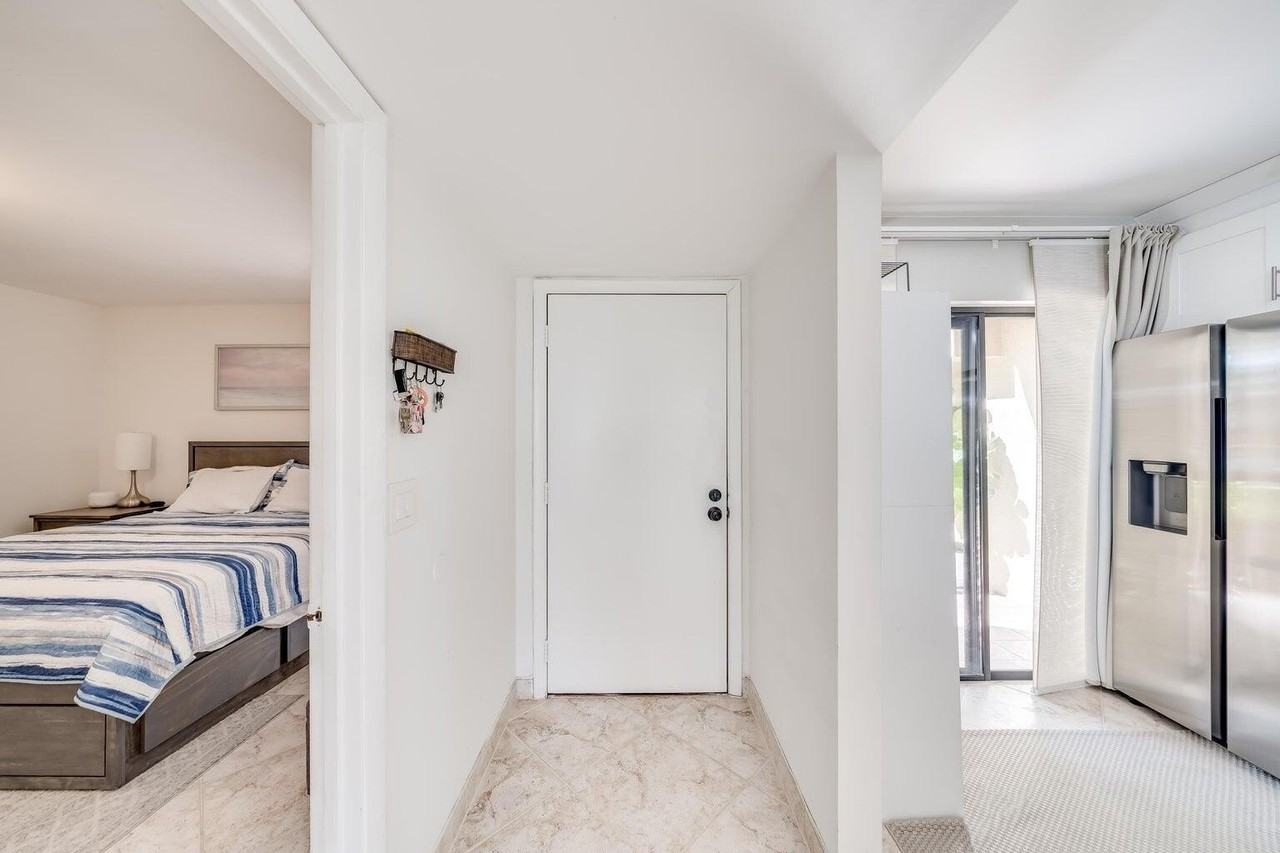 3939 Ne 5th Ave #D103 - Photo 4 of 22