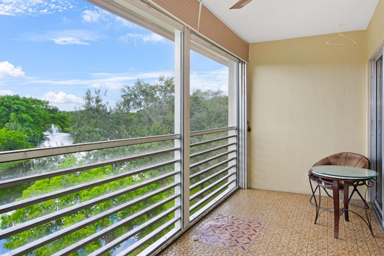 2101 Lucaya Bnd #D4 - Photo 5 of 16