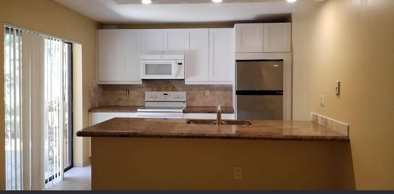 2411 24th Ct - Photo 3 of 22