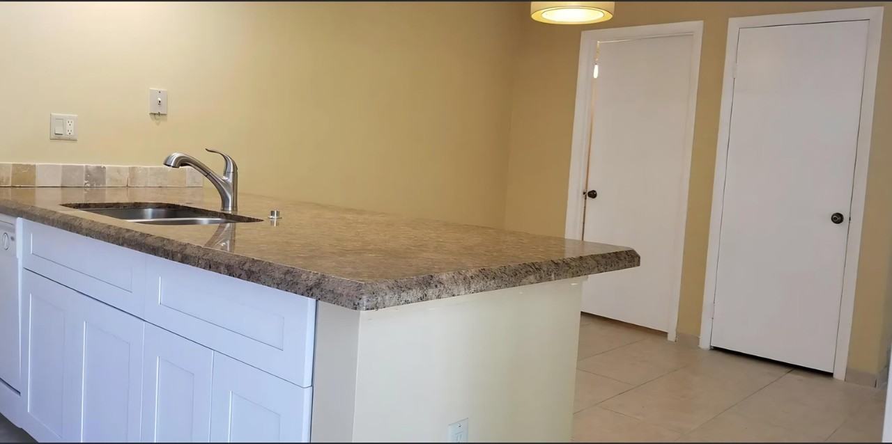 2411 24th Ct - Photo 5 of 22