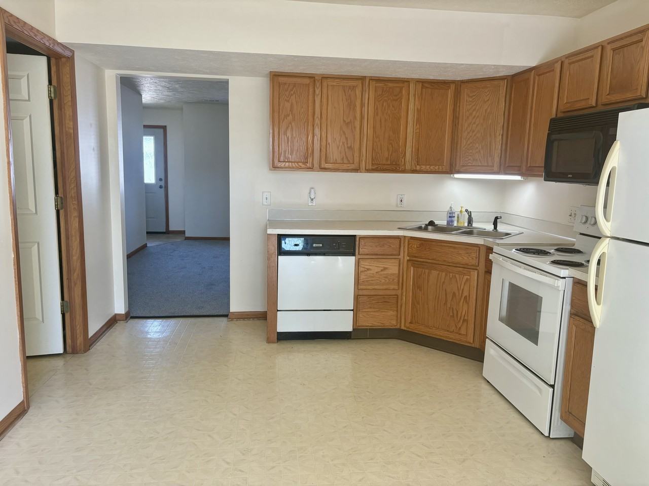 1041 E 16th St #204 - Photo 5 of 23