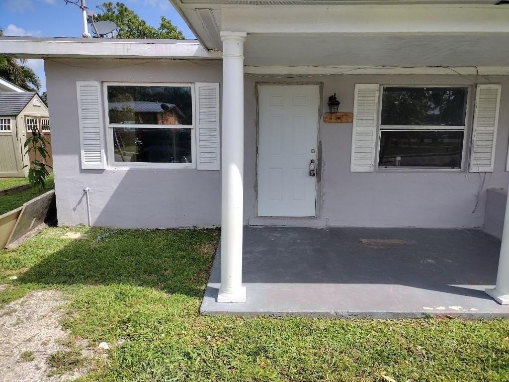 4383 Se Field St - Photo 2 of 7