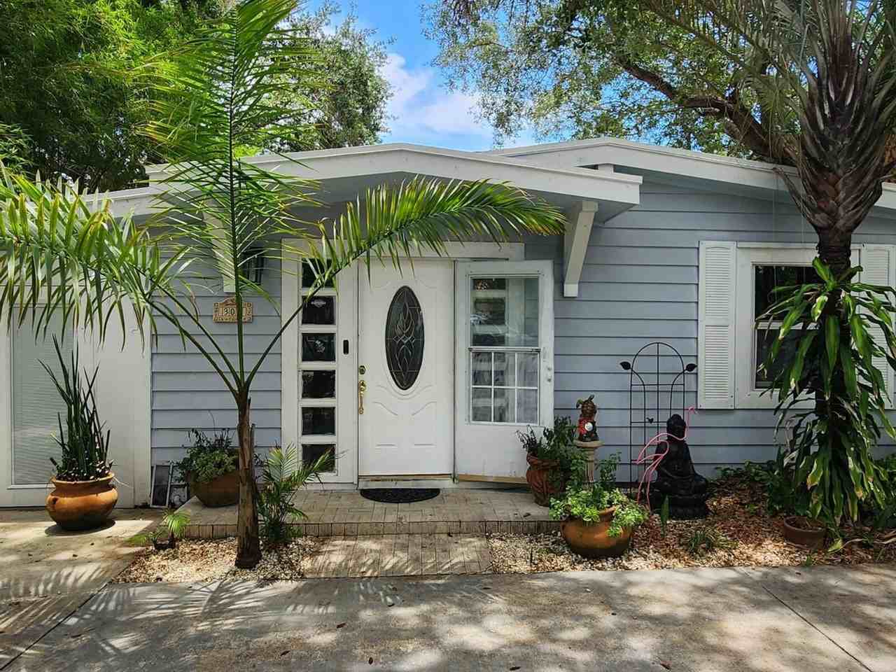 305 S Loxahatchee Dr - Photo 2 of 16