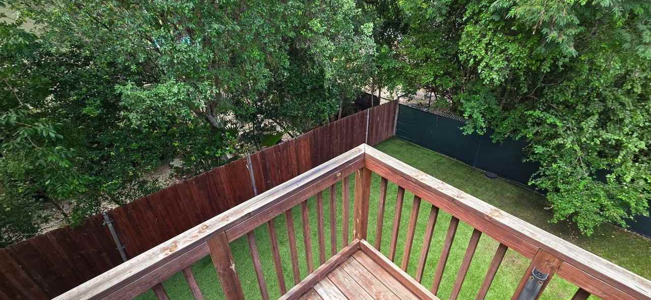 410 Coconut Dr - Photo 2 of 16