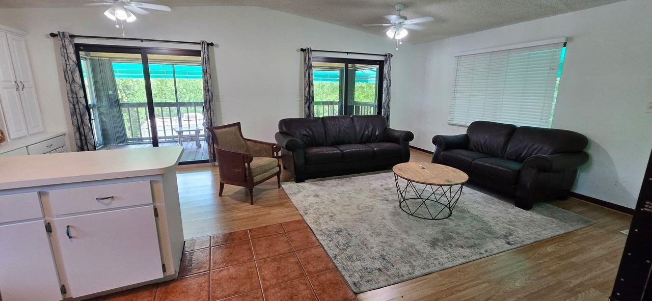 410 Coconut Dr - Photo 4 of 16