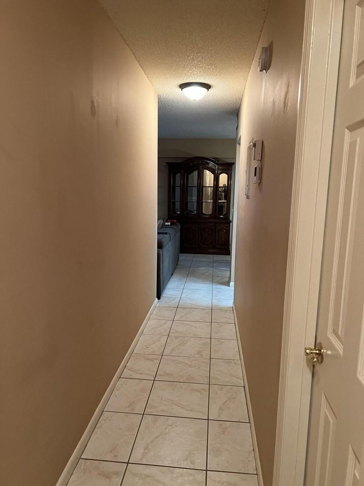 203 Suffolk E #E - Photo 5 of 19
