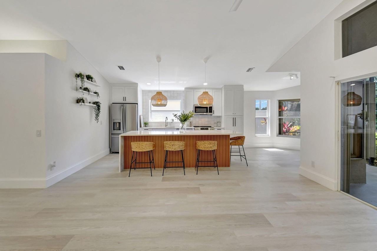 11287 Vivero Ave - Photo 2 of 50
