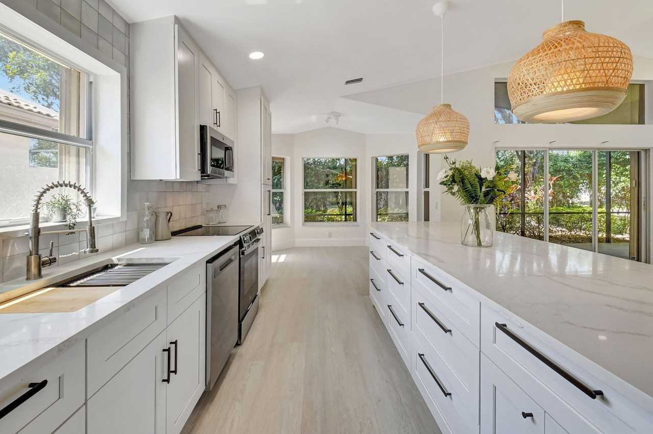 11287 Vivero Ave - Photo 4 of 50