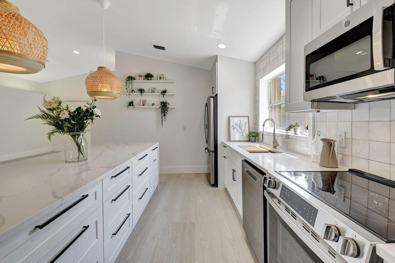 11287 Vivero Ave - Photo 5 of 50