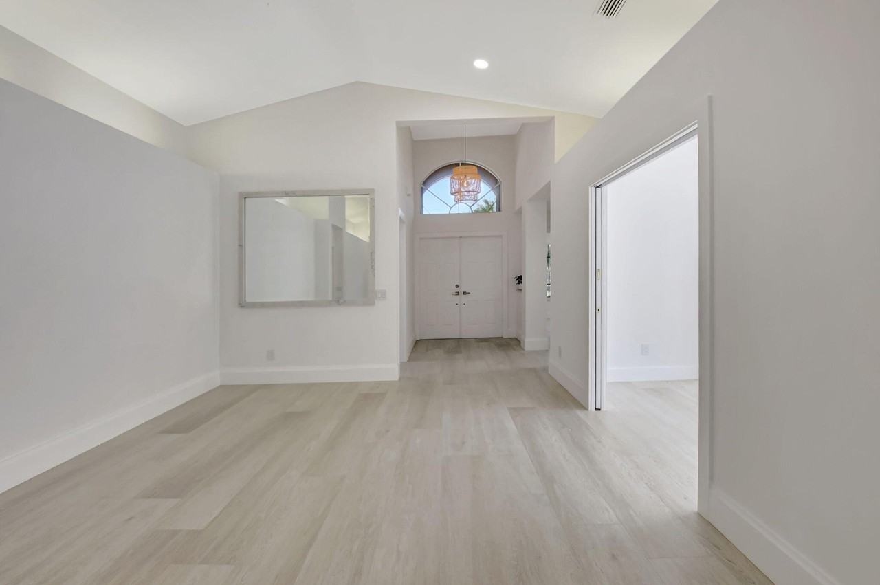 11287 Vivero Ave - Photo 7 of 50