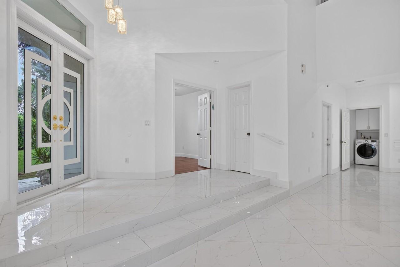 7087 Nw 78th Pl - Photo 3 of 50