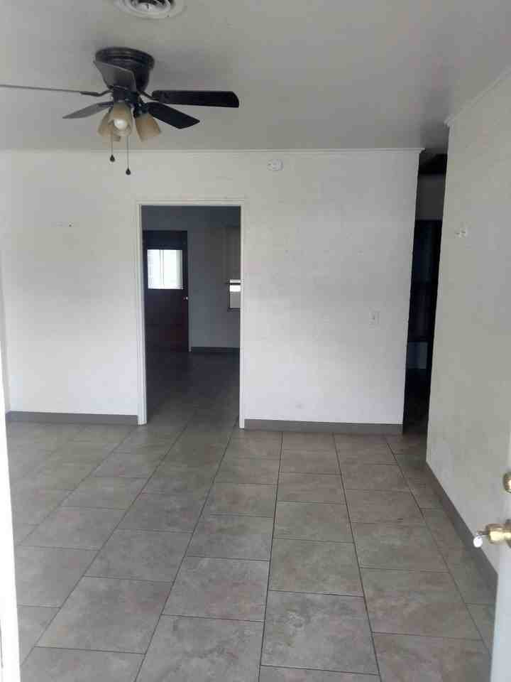 405 N Wilson Ave #1 - Photo 5 of 7