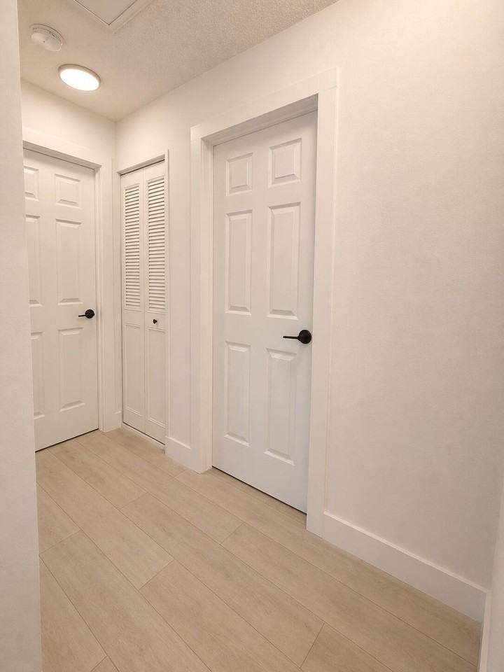 5094 Society Pl W #I - Photo 7 of 9