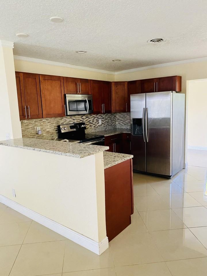 4559 Nw 16th Way - Photo 2 of 6