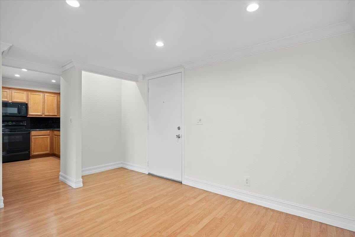 190 Lake Evelyn Dr #190 - Photo 2 of 32