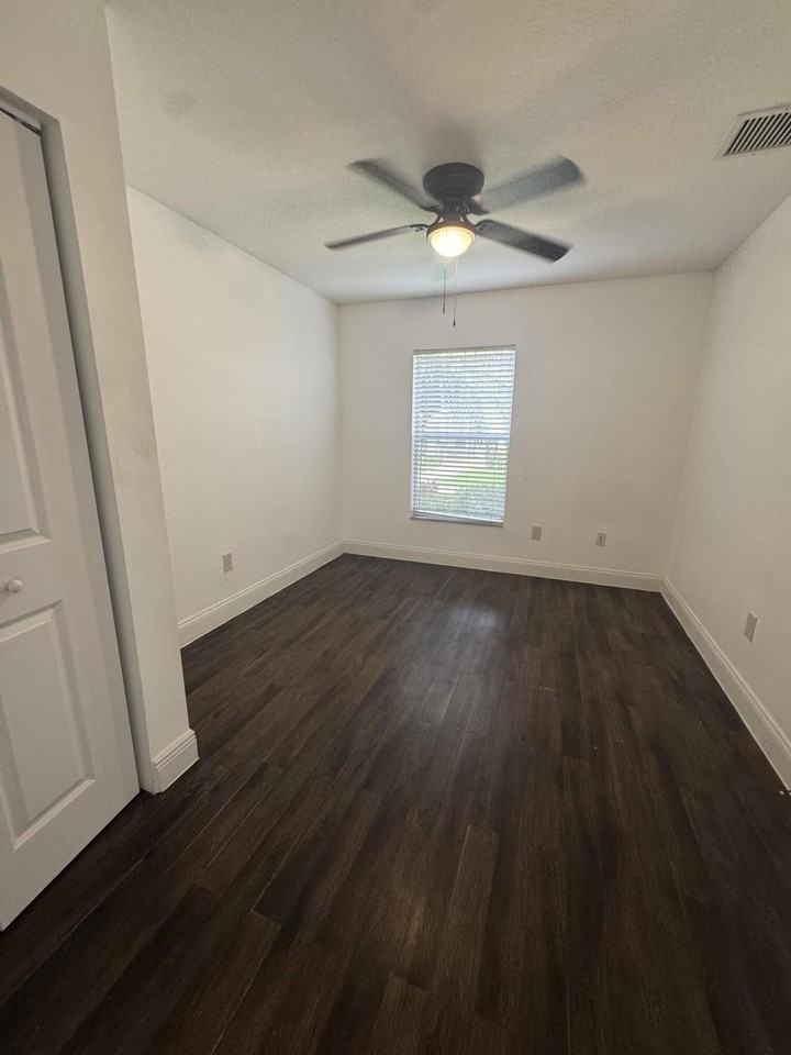 1733 Pointe West Way - Photo 6 of 26