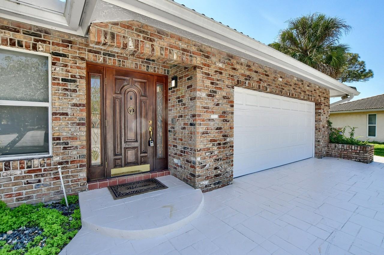 2334 Nw Timbercreek Cir - Photo 3 of 50