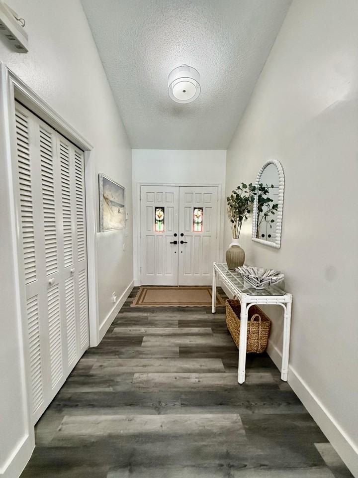 325 Knotty Wood Ln - Photo 3 of 33