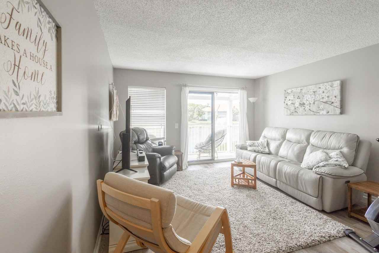 184 Cypress Point Dr #184 - Photo 4 of 17