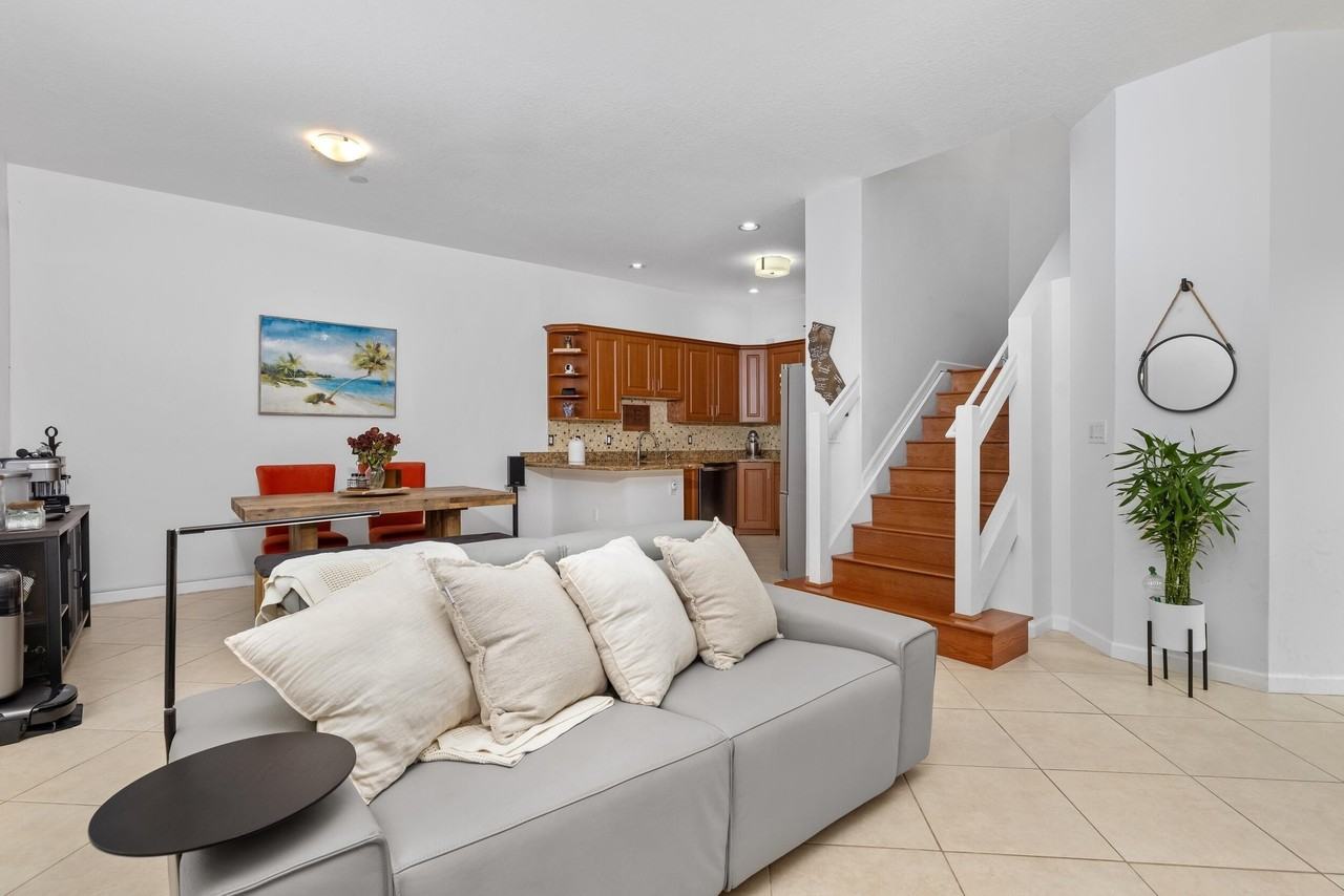 1222 Ne 18th Ave #1 - Photo 6 of 33