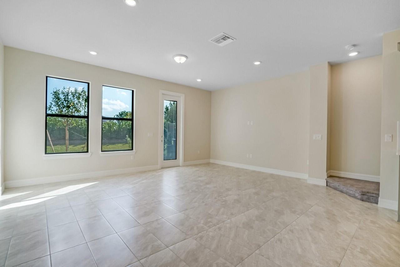 8656 Escue St - Photo 7 of 27
